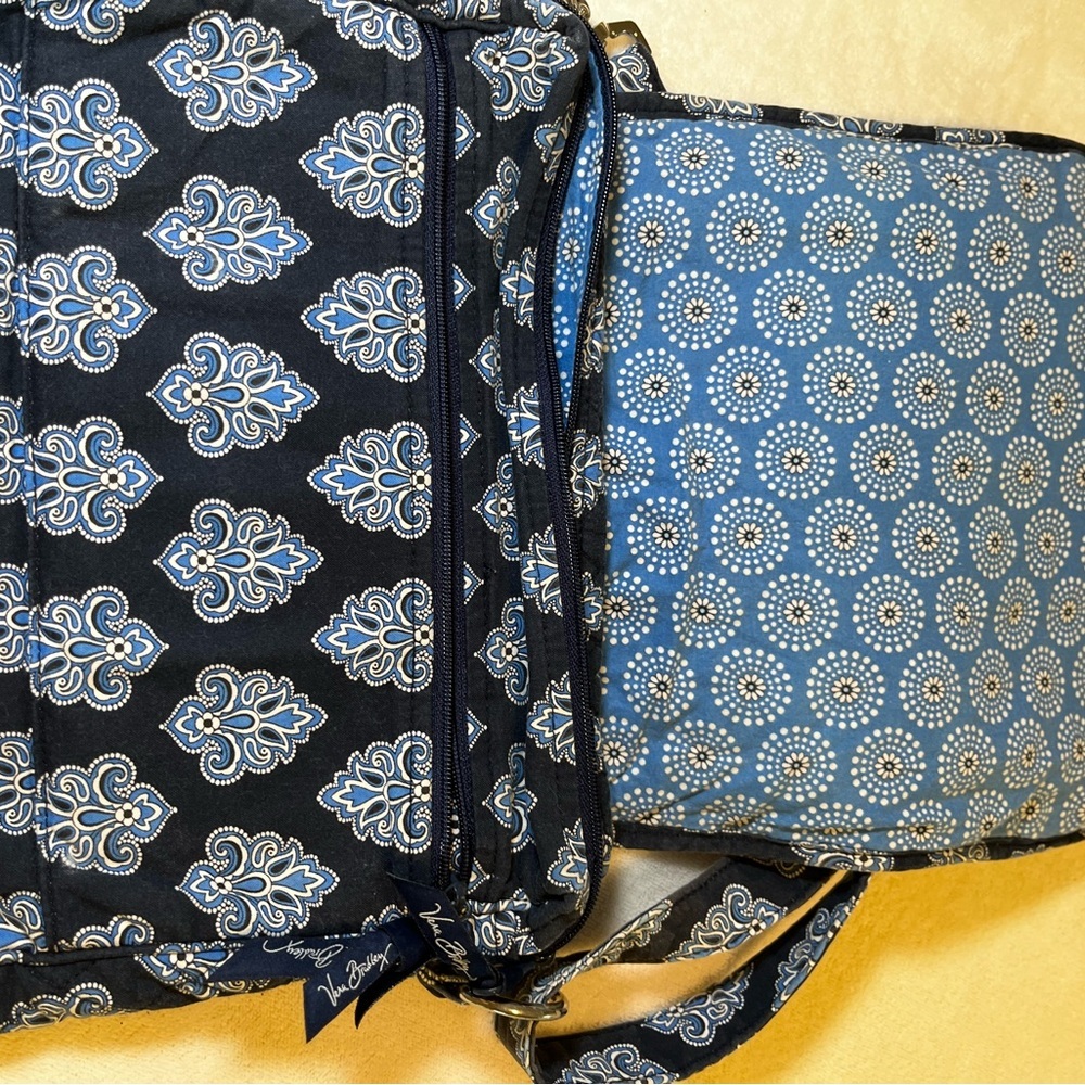 💙 Vera Bradley Blue Quilted Crossbody Bag — Paisley Floral Pattern - Picture 3 of 6
